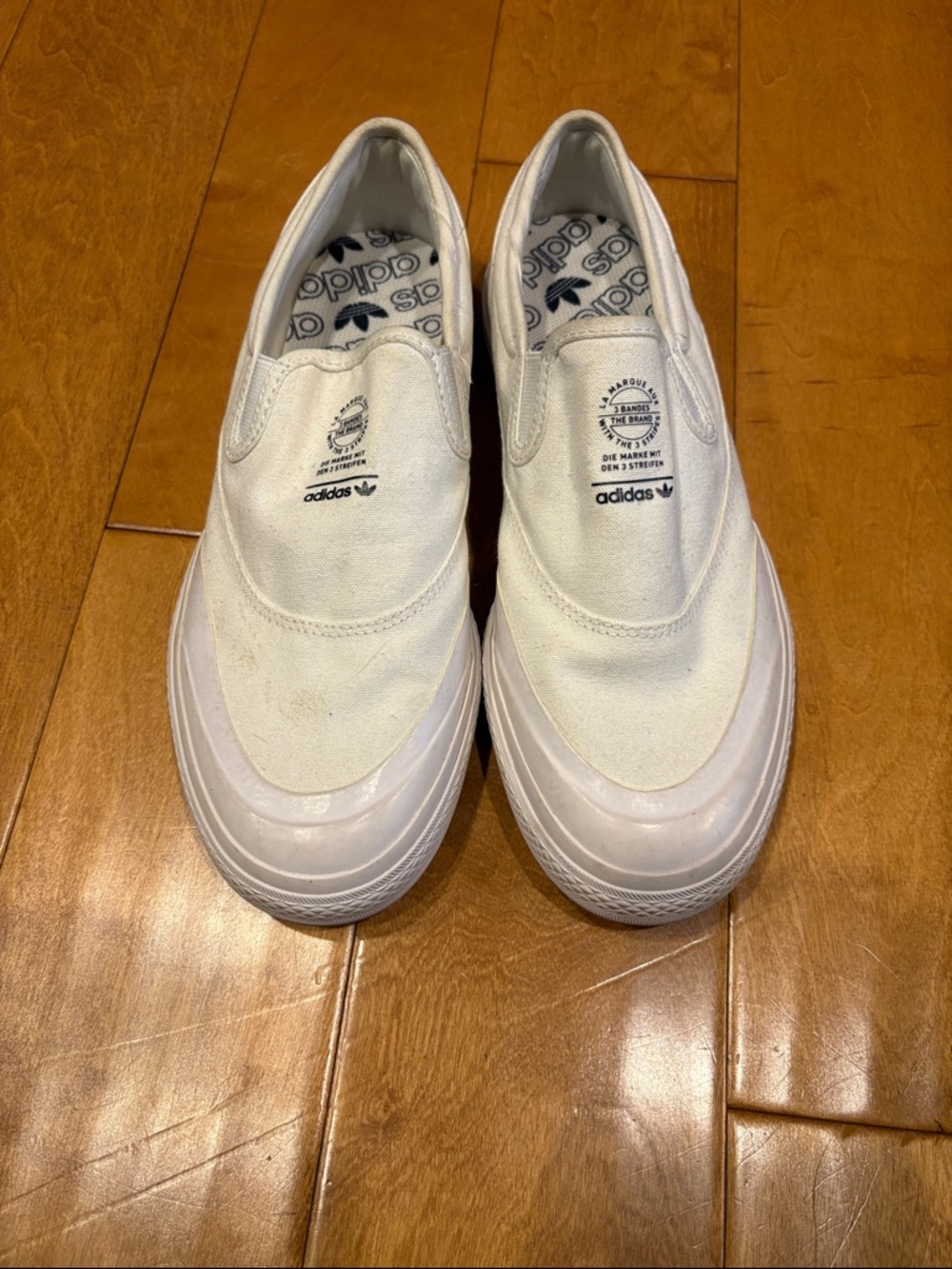 Adidas Nizza slip ons